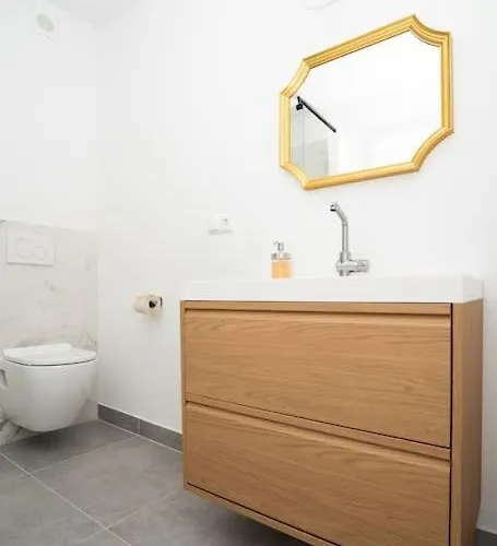 Goldhafen Premium Am Elbkanal Apartament *